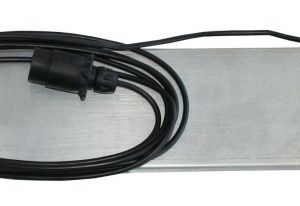 Traverse lumineuse avec feu de plaque et câble 5m Knott 401559.001