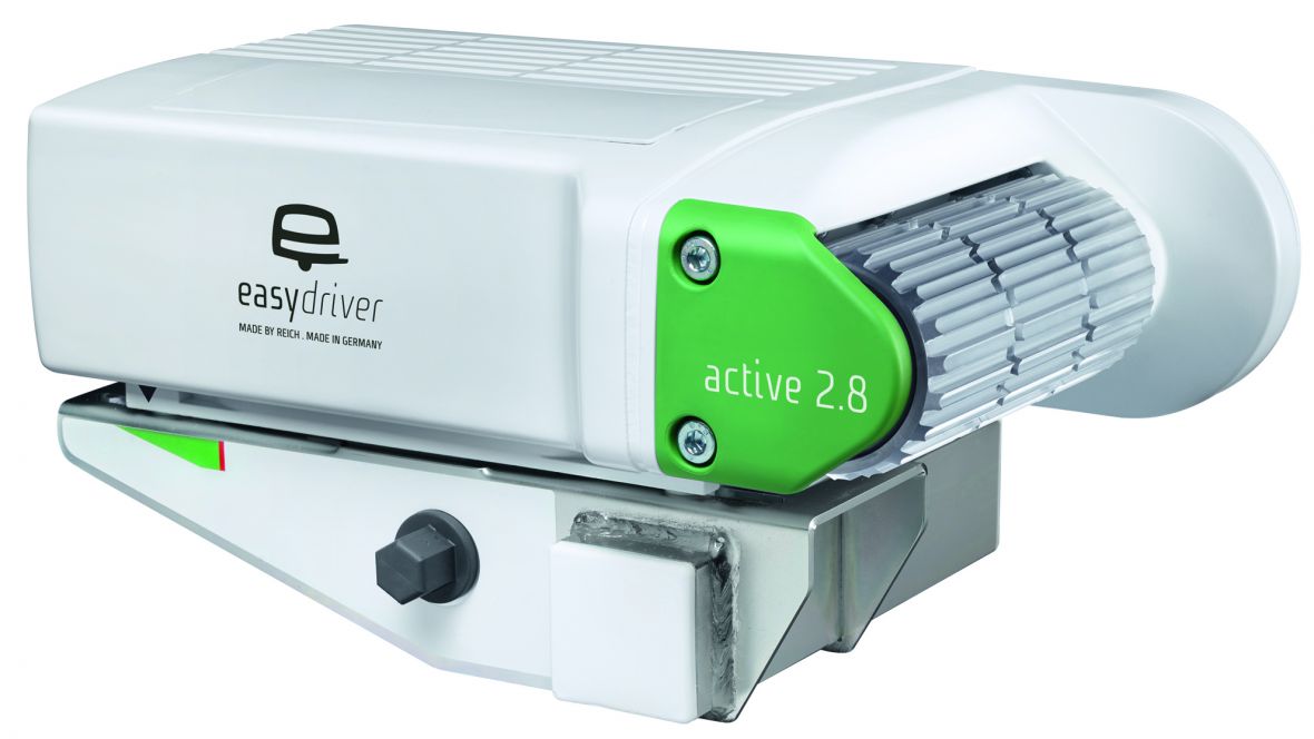 Easydriver — Zul. Gesamtgewicht kg: 2800 1800; Steigfähigkeit* Strom- Gewicht % aufnahme kg: 12 35 A 66,00 20 Knott 423752.001