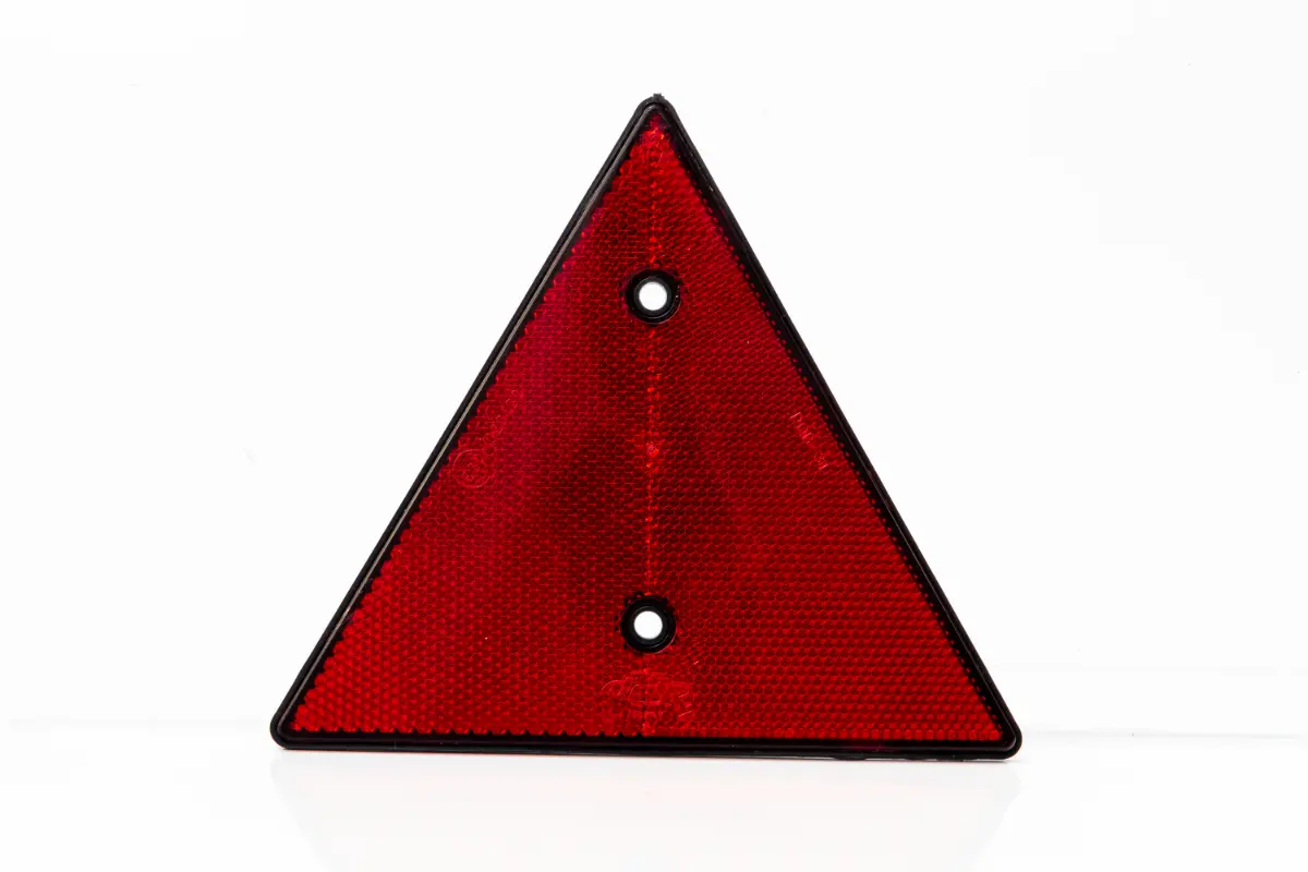 Triangle avec 2 trous pour les vis Fristom DOB-031