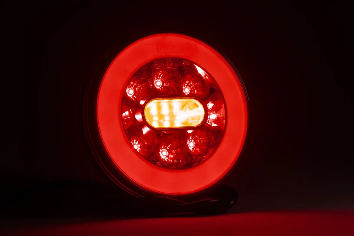 Feu arrière LED 12-24 V — baïonnette 5 broches Fristom FT-110 LED BAJONET