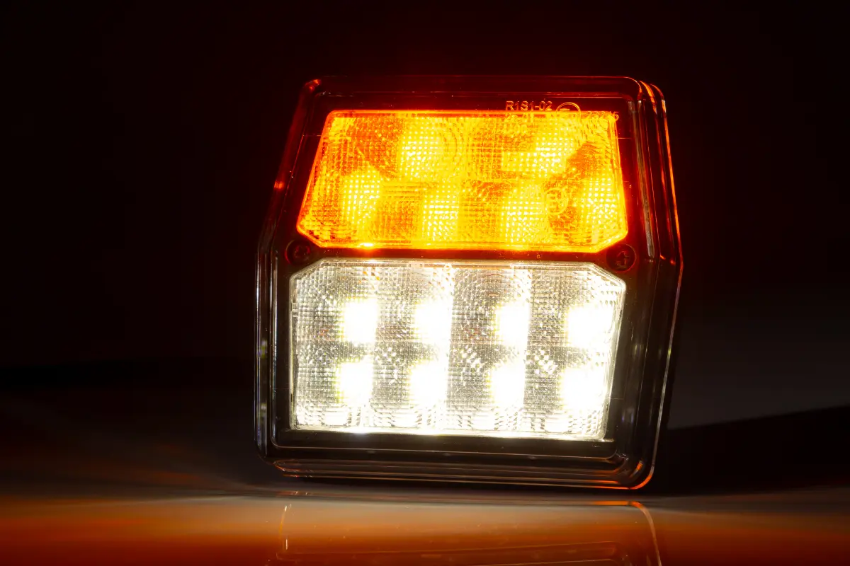 Feu multifonction LED 2 fonctions 12-24 V Fristom FT-225 LED