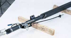 Anneau d&rsquo;attelage — Norme DIN 40,0-02, diamètre tige 40 mm, longueur 200 mm, charge max. 3500 kg. AL-KO 4008603