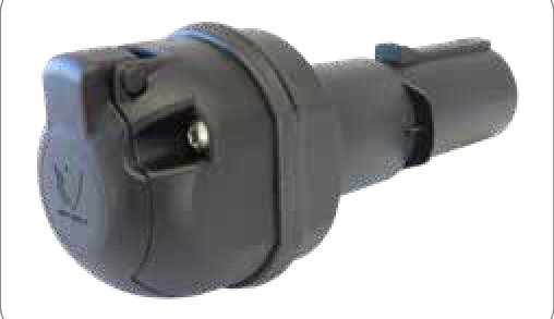 Adaptateur / réducteur de tension 24V > 12V – connecte une prise 7P/24V (ISO 1185) côté véhicule avec une fiche 7P/12V (ISO 1724) côté remorque Erich Jaeger 311301