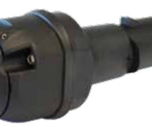 Adaptateur / réducteur de tension 24V > 12V – connecte une prise 7P/24V (ISO 1185) côté véhicule avec une prise 13P/12V (ISO 11446) côté remorque Erich Jaeger 311302