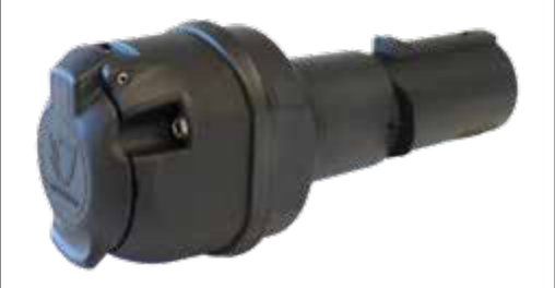 Adaptateur / réducteur de tension 24V > 12V – connecte une prise 7P/24V (ISO 1185) côté véhicule avec une prise 13P/12V (ISO 11446) côté remorque Erich Jaeger 311302