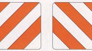 Warntafel DIN6171, rot/weiß, 1-seitig beklebt, droit — Maße: 423×282 mm Knott 410059.001